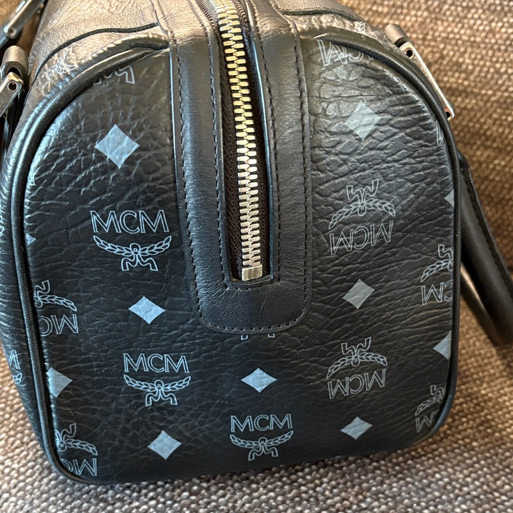 MCM Visetos Black Boston Bag and Logo Charm - Picture 5 of 11